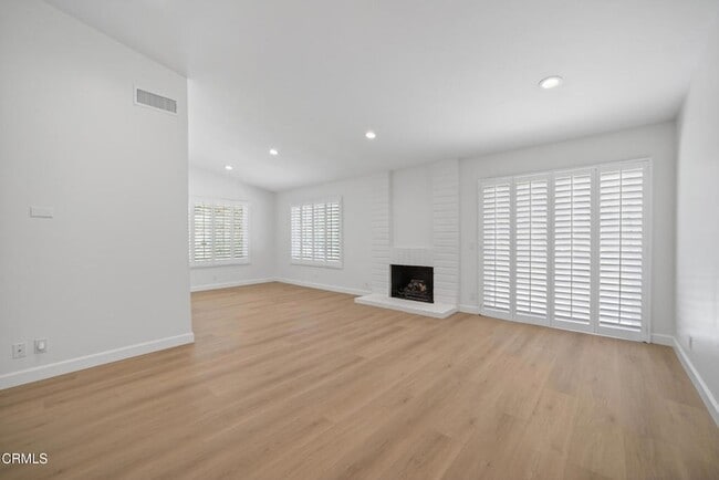 Building Photo - 1502 Briarglen Ave