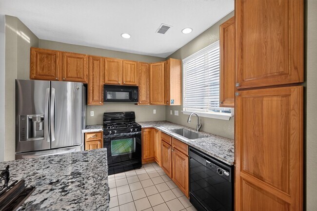 Building Photo - 9441 Ashbury Cir
