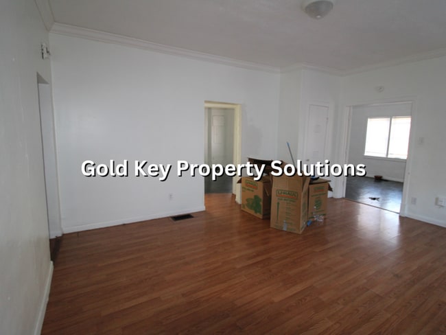 Building Photo - MUNCIE 3 BR 1 BA House with New Appliances...