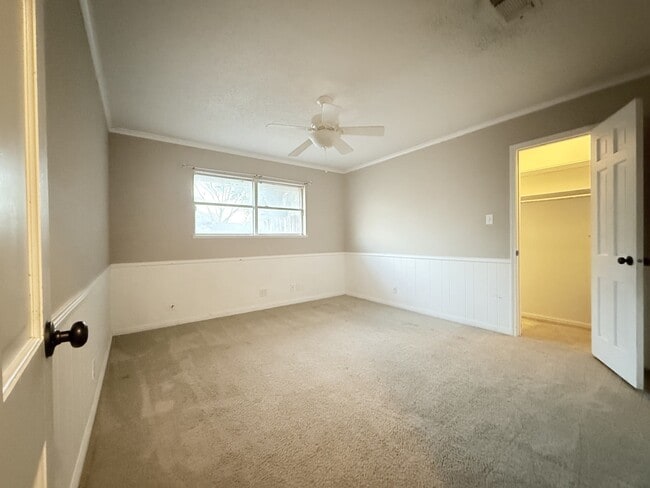 Building Photo - 1200 E Franklin St