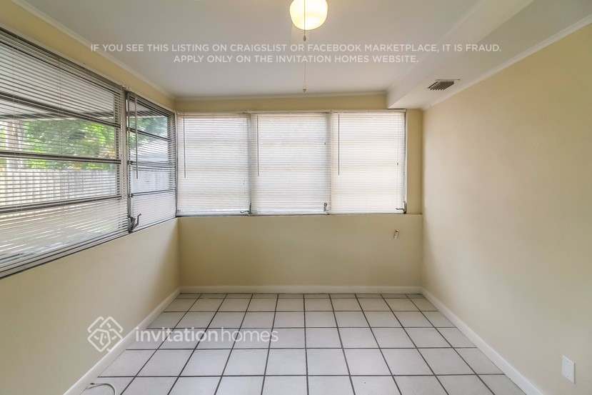 Building Photo - 6565 Westview Dr