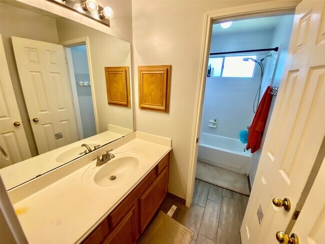 Building Photo - 7239 Brockington Dr