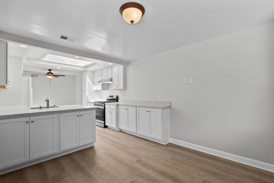 Building Photo - 26851 Oak Branch Cir