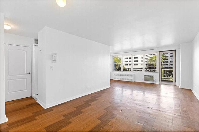 Building Photo - Freshly painted 1 bed 1 bath