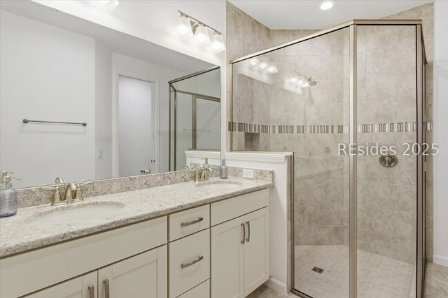 Building Photo - 855 Weekend Ave