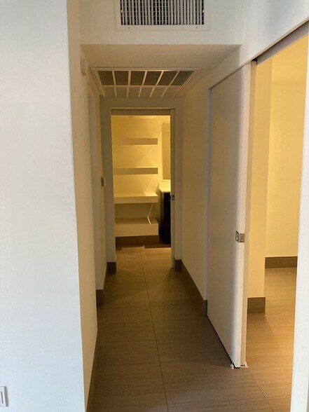 Building Photo - 3949 Los Feliz Blvd