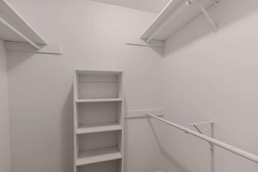 Building Photo - 1017 Dunbar Dr