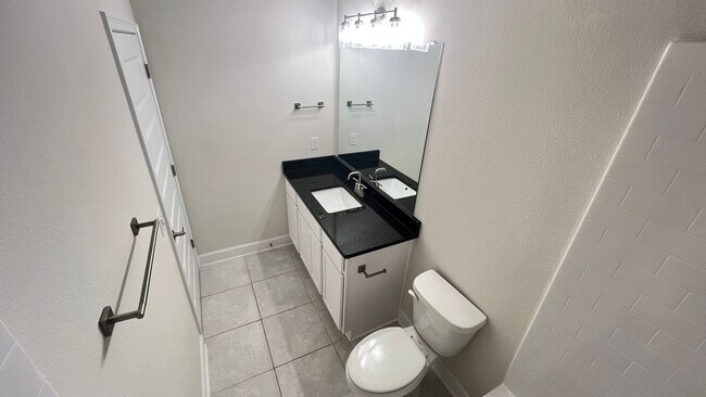 Building Photo - Beautiful Harmony Central Water Front Home AVAILABLE NOW!