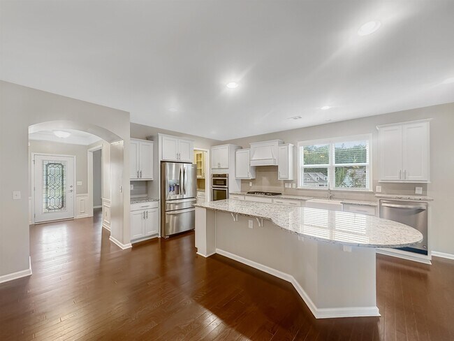 Building Photo - 813 Firefly Ct