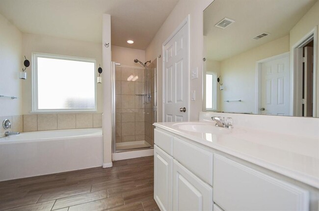 Building Photo - 3066 View Valley Trail