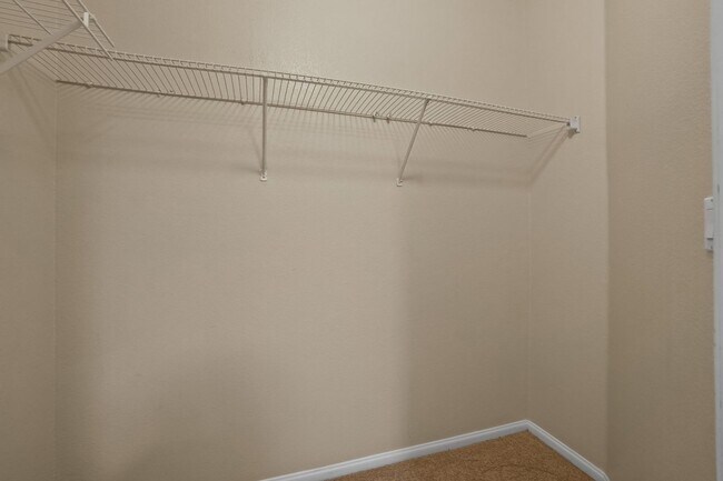 Building Photo - 2 Primary Bedrooms in a Gated Northwest Co...