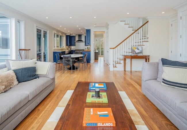 Building Photo - 21 Old Stone Hwy