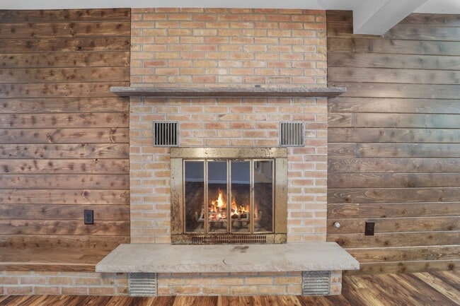 Building Photo - 40 Grand St