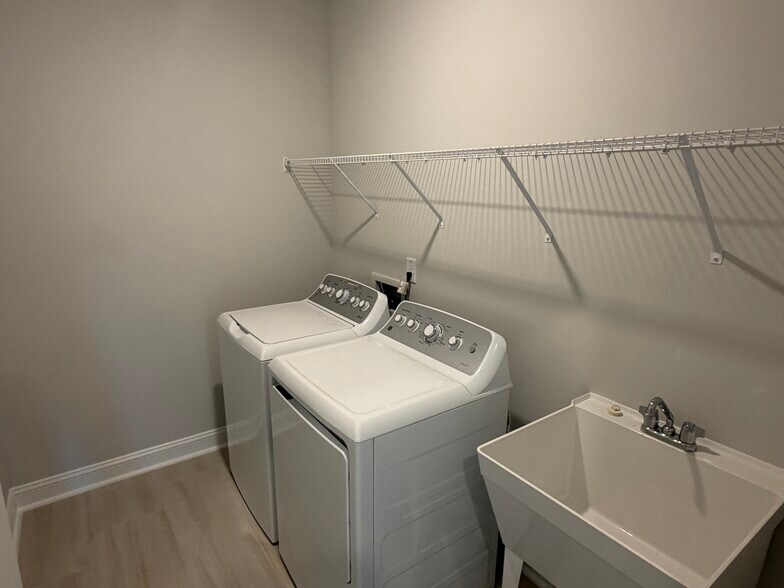 Building Photo - 769 Emerald Bay Cir