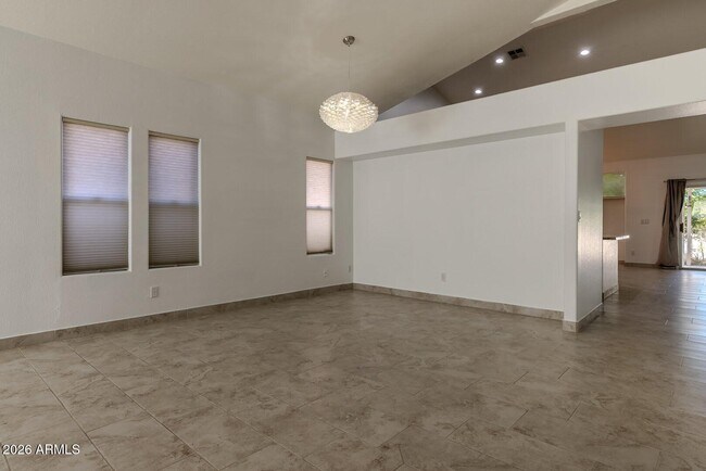 Building Photo - 3125 E Cottonwood Ln