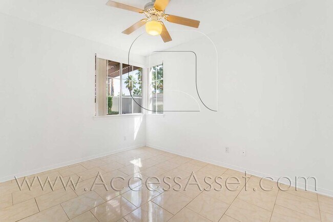 Building Photo - Huge 5 Bed/ 3.5 Bath Home In Desirable Gated Rancho Madera community In Temecula!