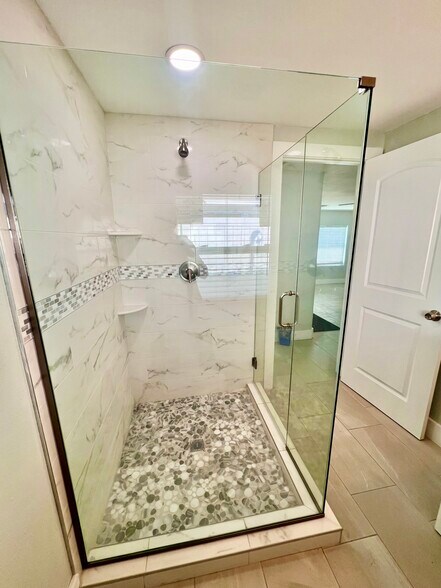 Building Photo - 506 Engman St