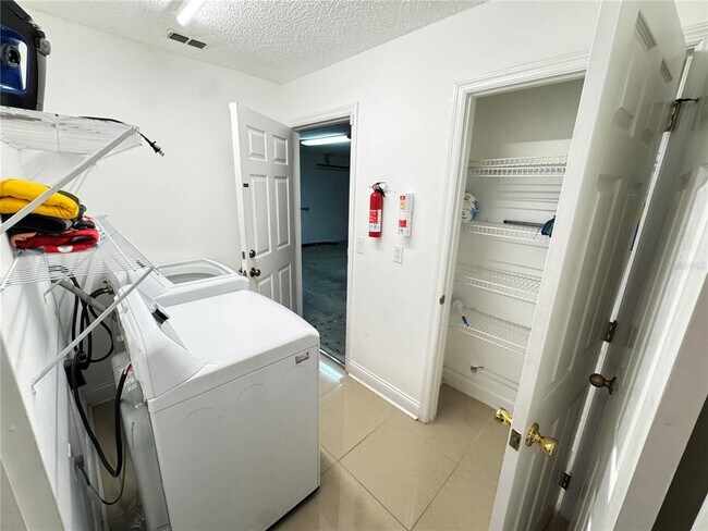 Building Photo - 1306 Casterton Cir