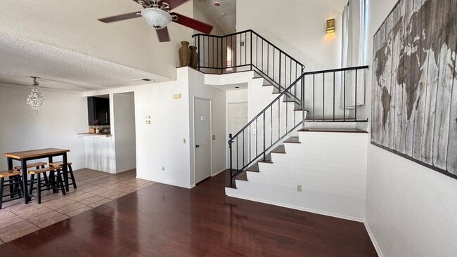 Building Photo - 8518 Salina St