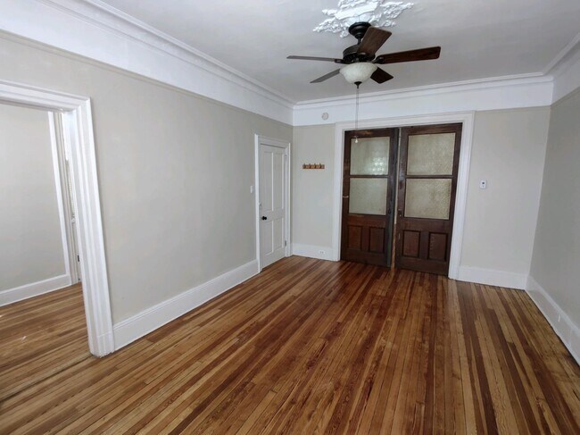Building Photo - 42 Carlton Ave