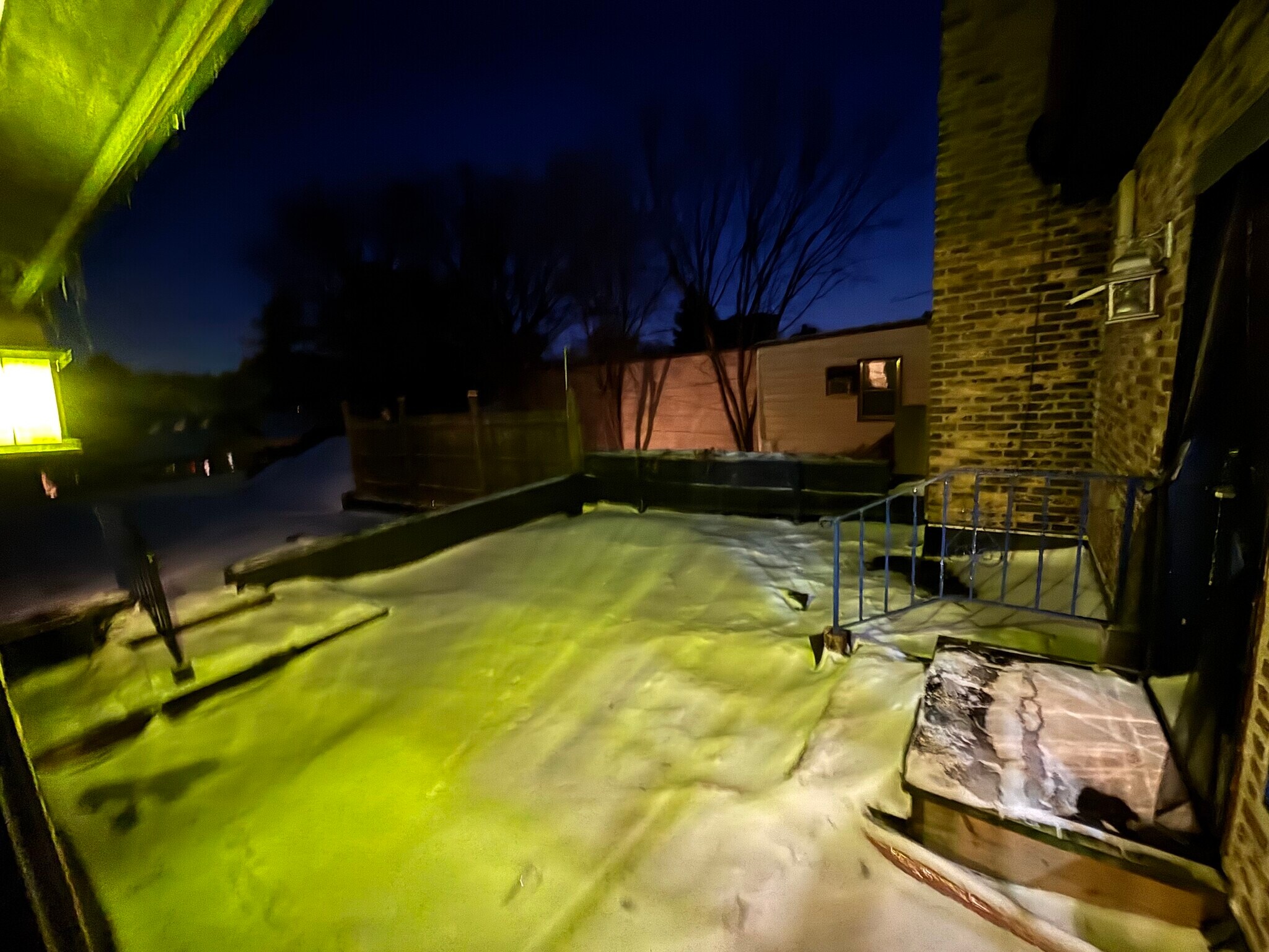 Building Photo - 941 W 7th St