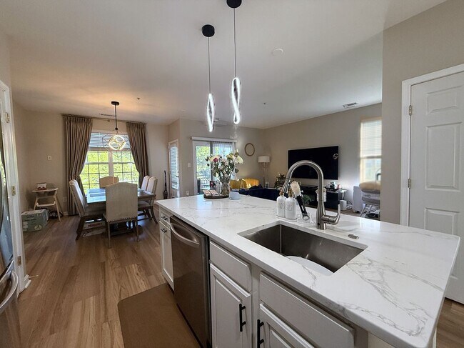 Building Photo - 15505 John Diskin Cir