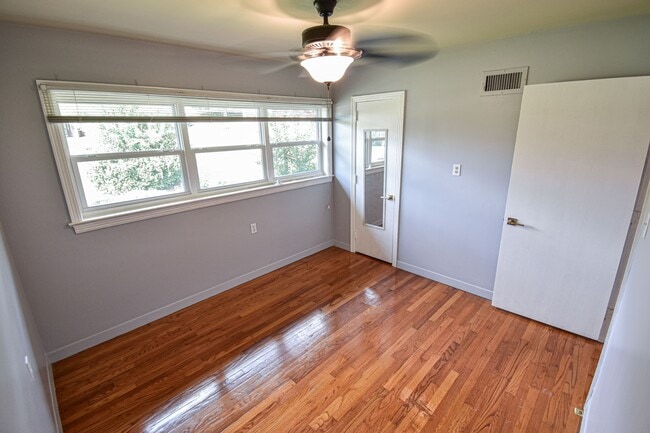 Building Photo - 12 Forest Hill