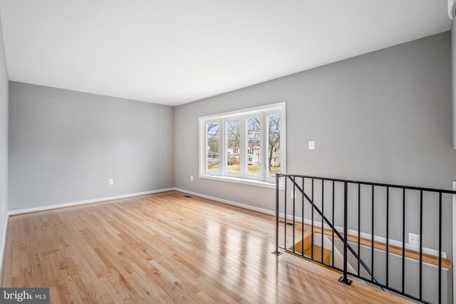 Building Photo - 9402 Blackstone Rd