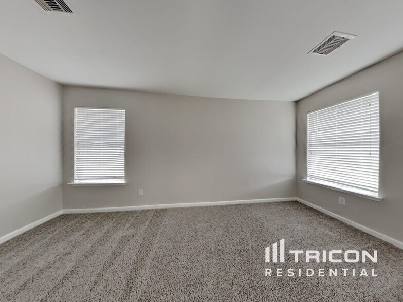 Building Photo - 22110 Orchard Dale Dr