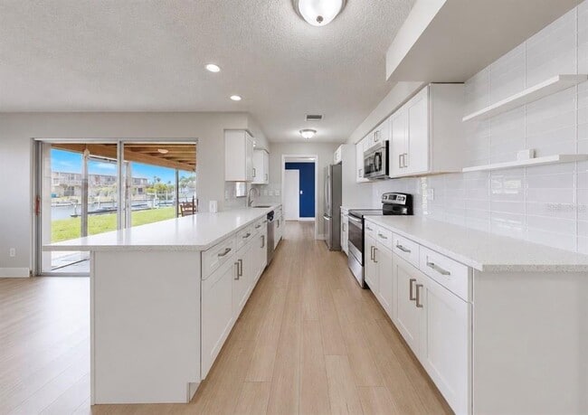 Building Photo - 1729 Bikini Ct