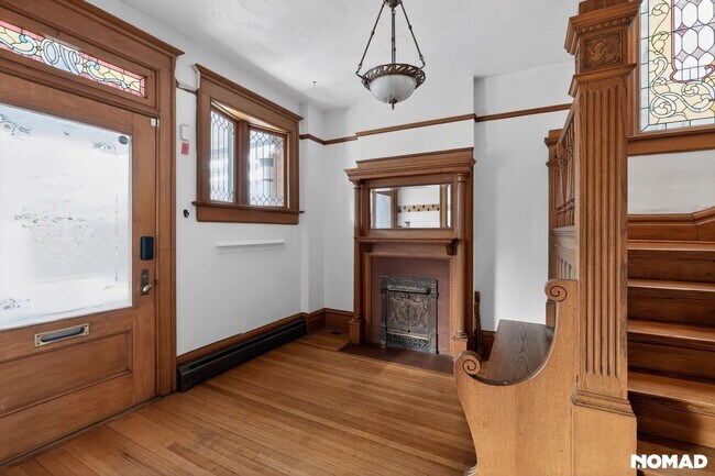 Building Photo - 910 N Clarkson St