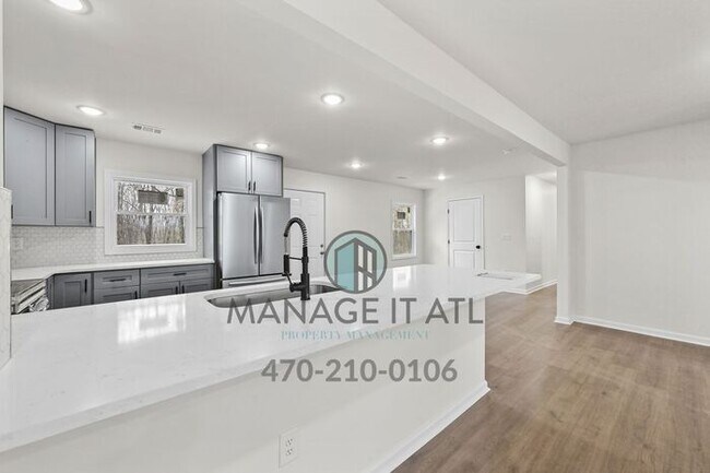 Building Photo - FULLY remodeled 4-bedroom, 2-bathroom house in Gainesville!