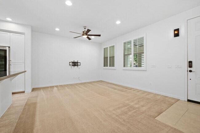 Building Photo - Beautiful 3 Bed, 3 Bath Home in Desirable Portola Springs