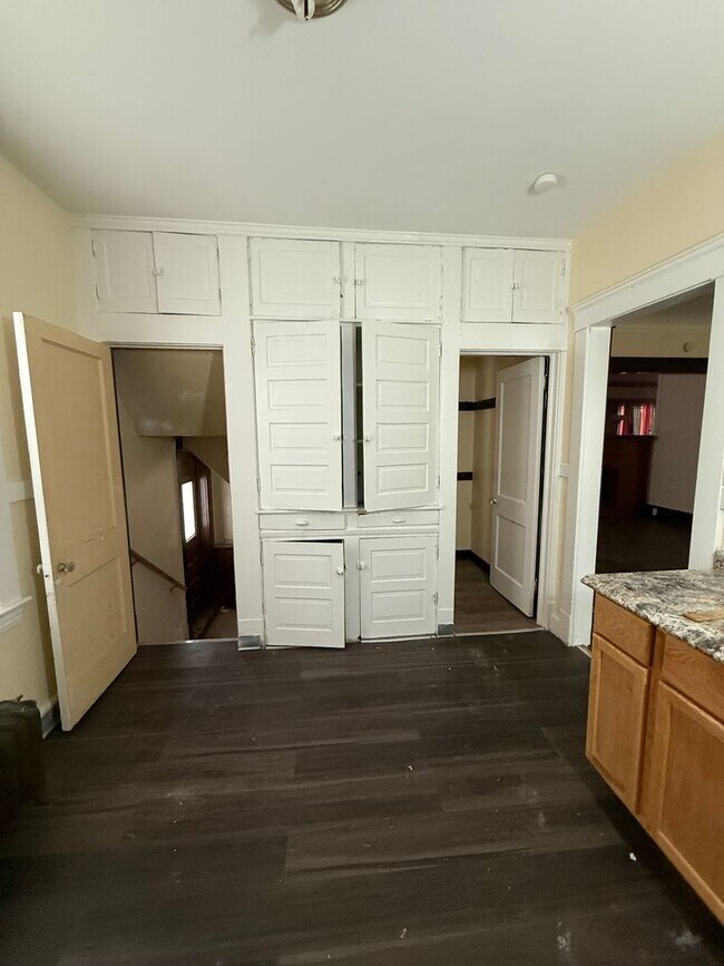 Building Photo - 1519-1525 Clark Ave