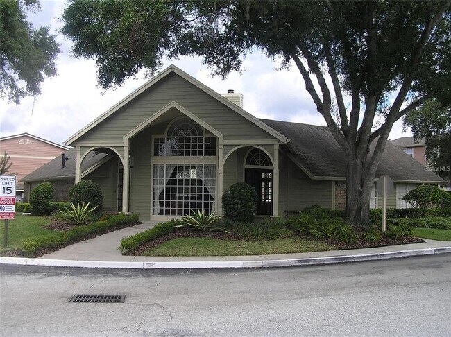 Building Photo - 2550 N Alafaya Trail