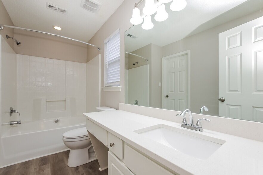 Building Photo - 9129 Shenington Pl