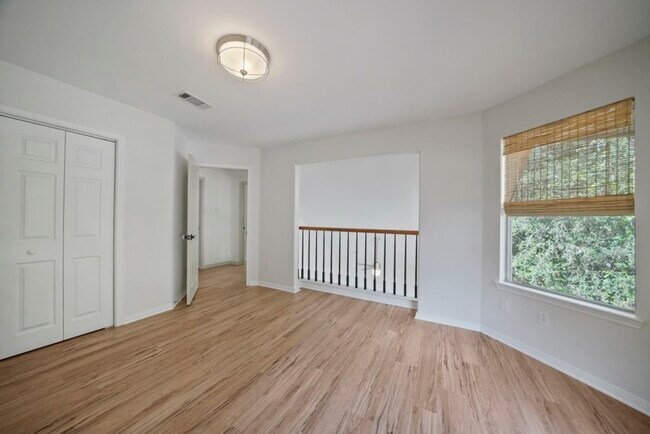 Building Photo - 31 Silver Canyon Pl