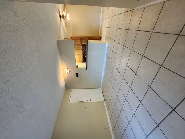 Building Photo - 545 Trace Cir