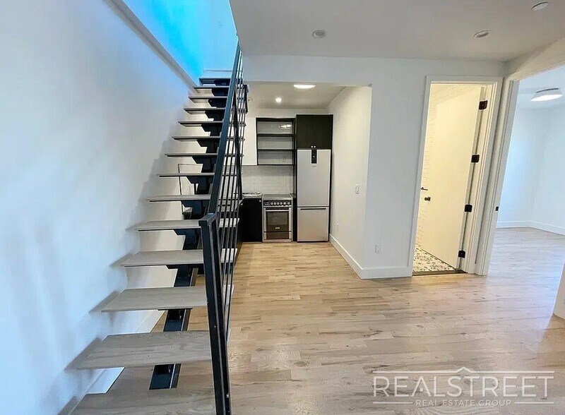 Building Photo - Brand New 3BR/2BA Duplex with Private Roof Terrace | Sunlit & Pet-Friendly