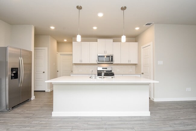 Building Photo - 2022 W Darlington Oak Ct