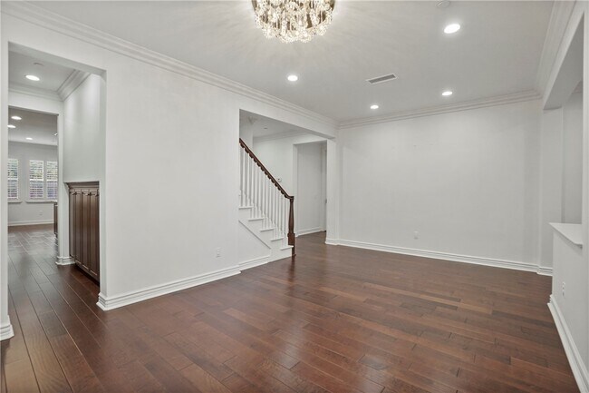 Building Photo - 707 N Rubel