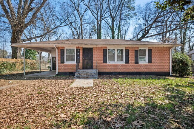 Building Photo - 660 Quaker St SW