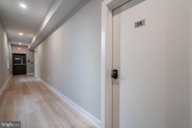 Building Photo - 2401 Washington Ave