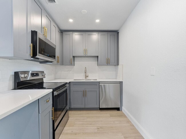 Building Photo - 4085 Neptune Dr SE