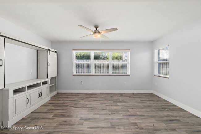 Building Photo - 346 Cyprus Dr