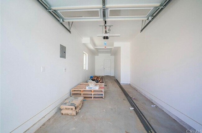 Building Photo - 850 W 165th Pl