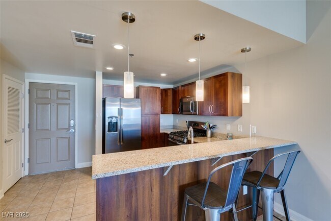 Building Photo - 150 S Las Vegas Blvd