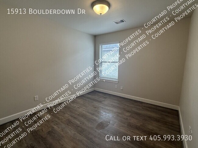 Building Photo - 15913 Boulderdown Dr
