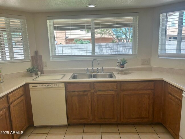 Building Photo - 3534 W Villa Rita Dr