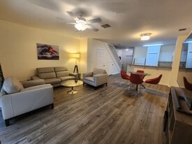 Open concept 1st floor - 5036 SE Mariner Garden Cir